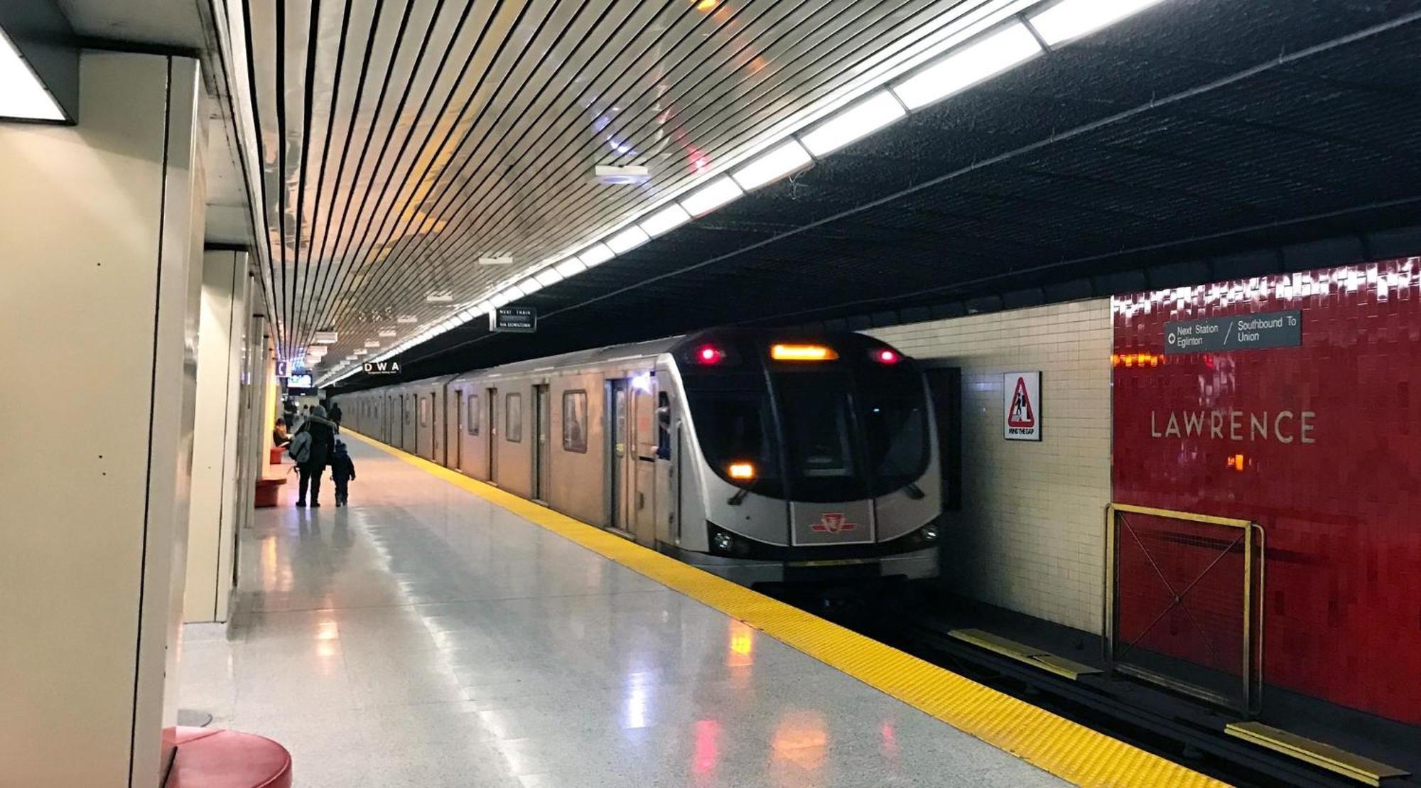 Executive Room In Toronto Next To Yorkdale Shopping Centre Экстерьер фото